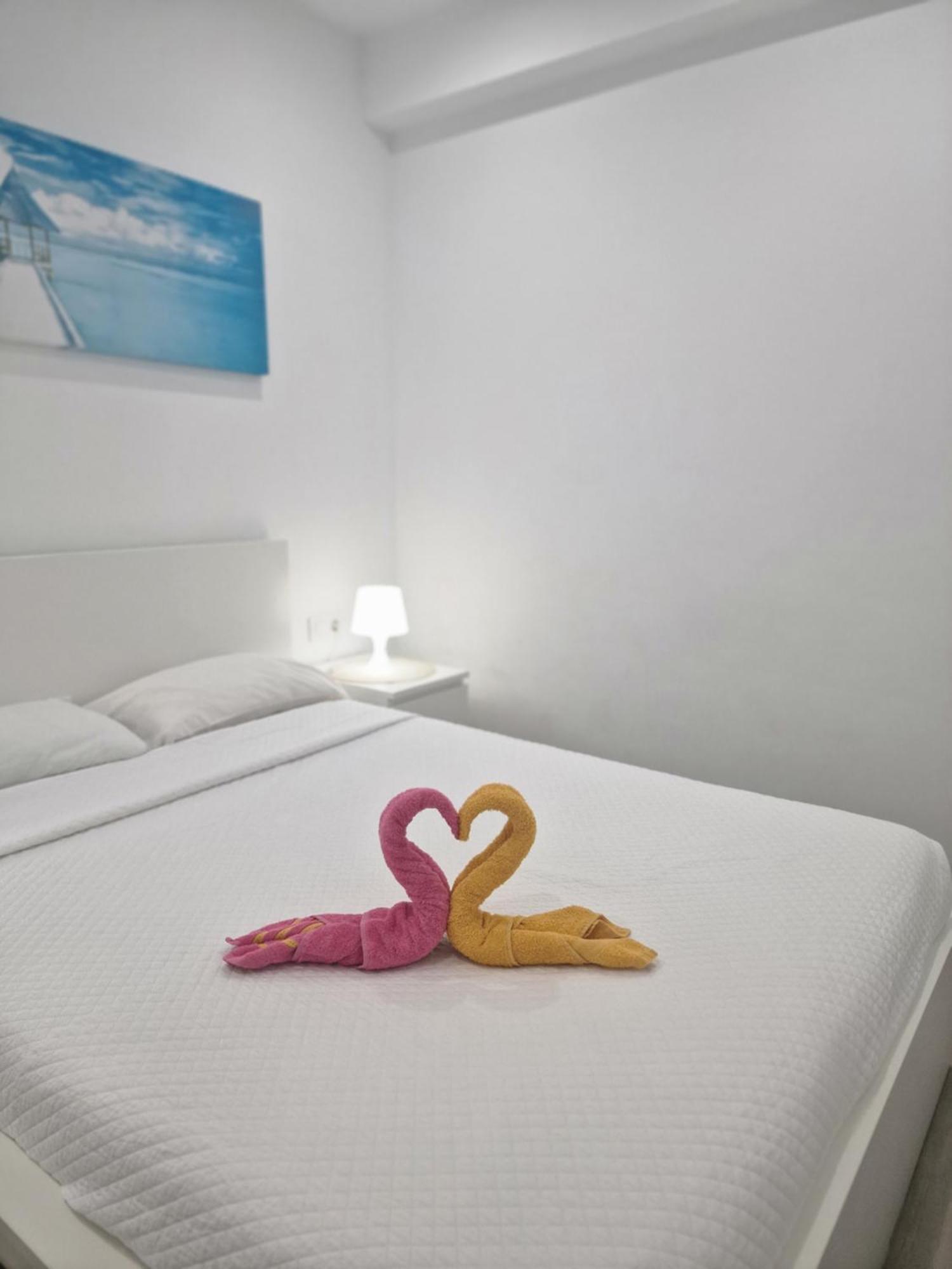 Barcelona,Apartamento Con Terraza Daire L'Hospitalet de Llobregat Dış mekan fotoğraf